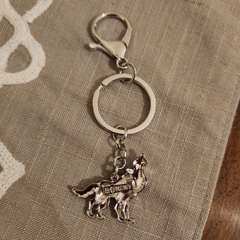 💥SALE💥Howling Wolfe, New Keychain, Multi-Color - Picture 2 of 3